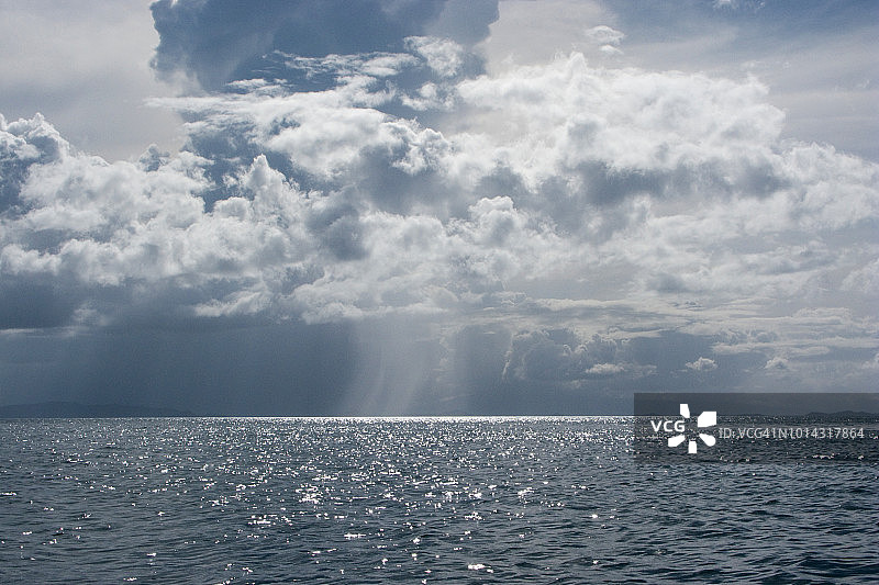 菲律宾莱特湾太平洋热带雷暴天空海景图片素材