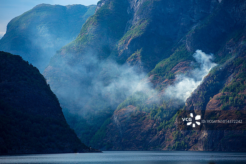 挪威奥兰附近山区森林火灾图片素材
