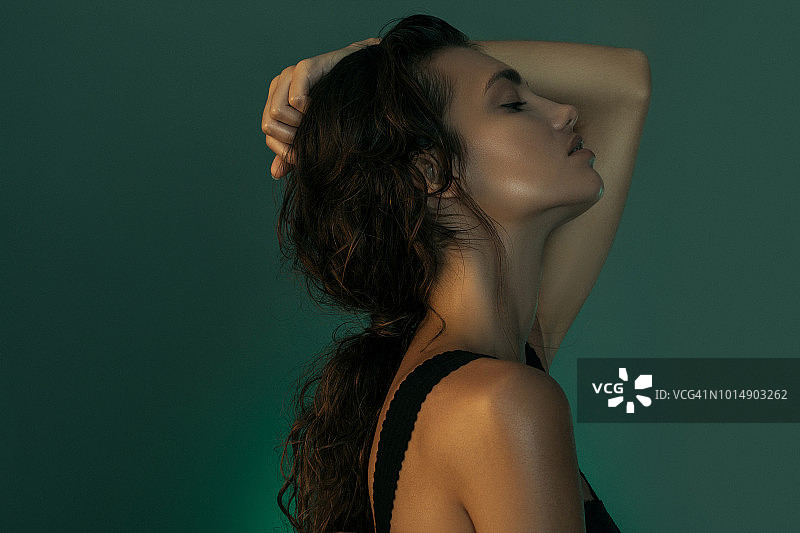 美丽的女孩图片素材