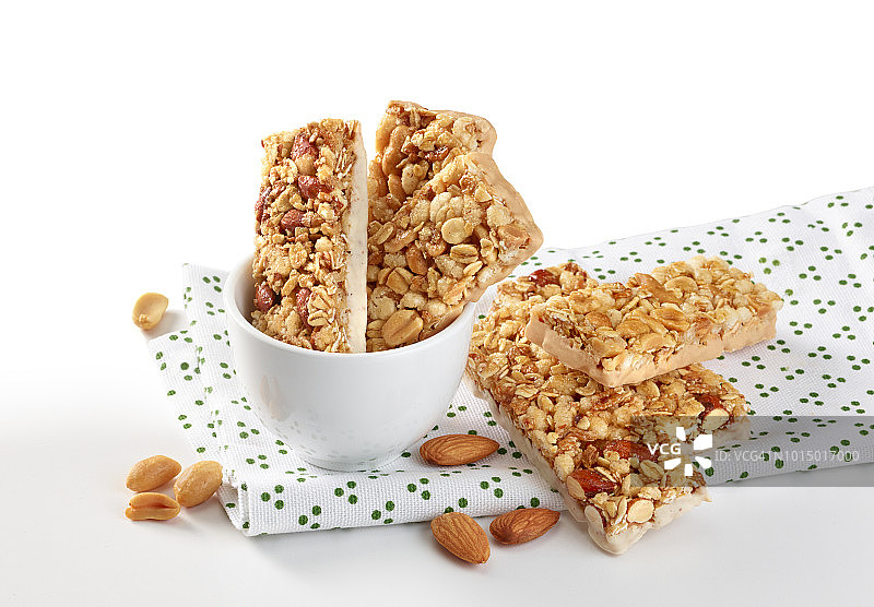 混合坚果燕麦棒图片素材