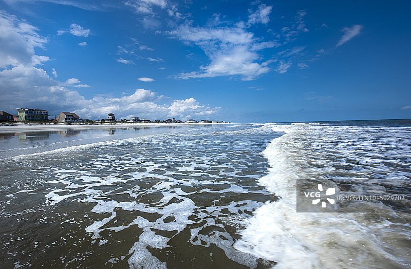 沙滩上的海浪图片素材