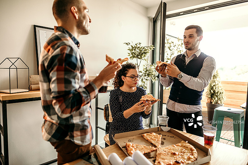 我们必须休息一下。图片素材