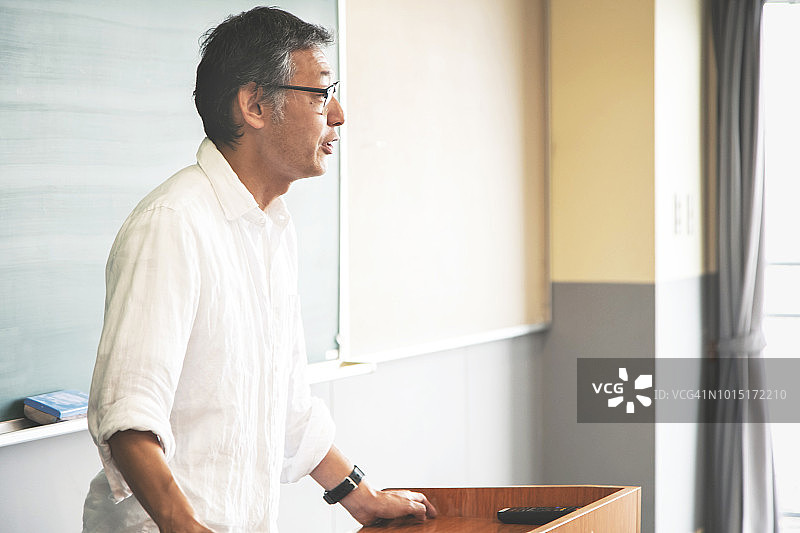 日本学校的教室场景图片素材