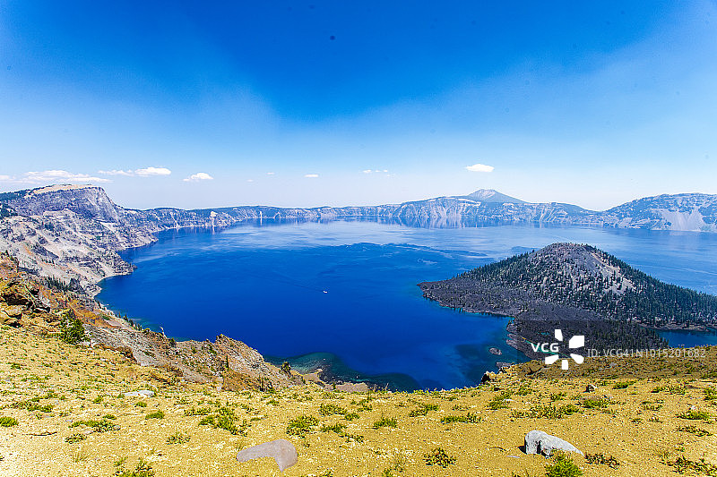 火山口湖和巫师岛图片素材