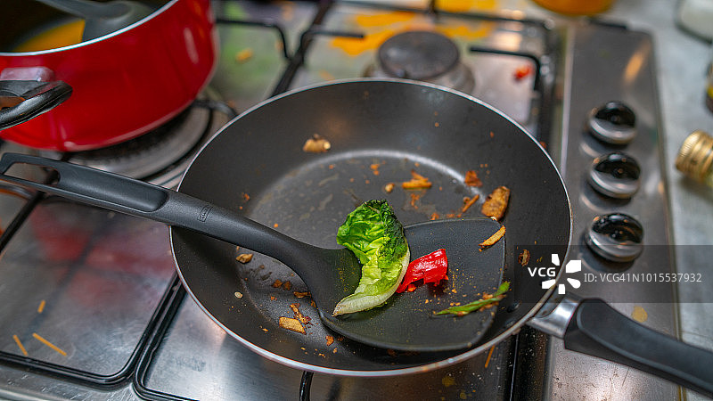 厨房里的脏盘子图片素材