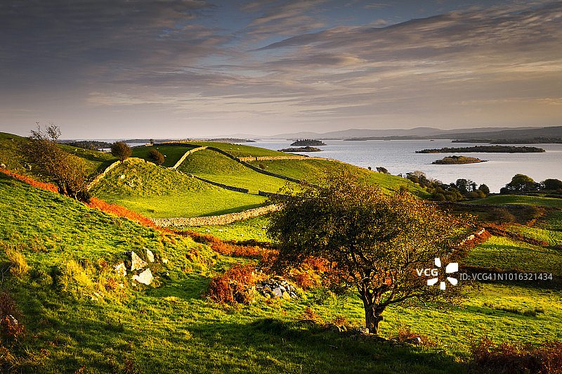 爱尔兰科里布湖秋季美景图片素材