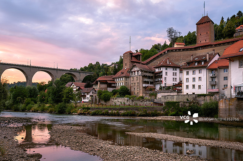 瑞士弗里堡的扎林根桥图片素材