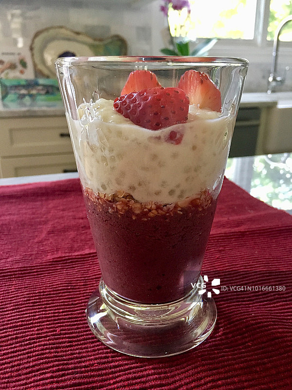 阿萨伊浆果碗早餐图片素材