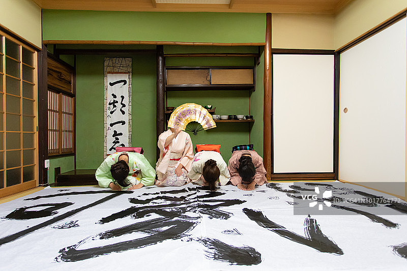 日式书法表演图片素材