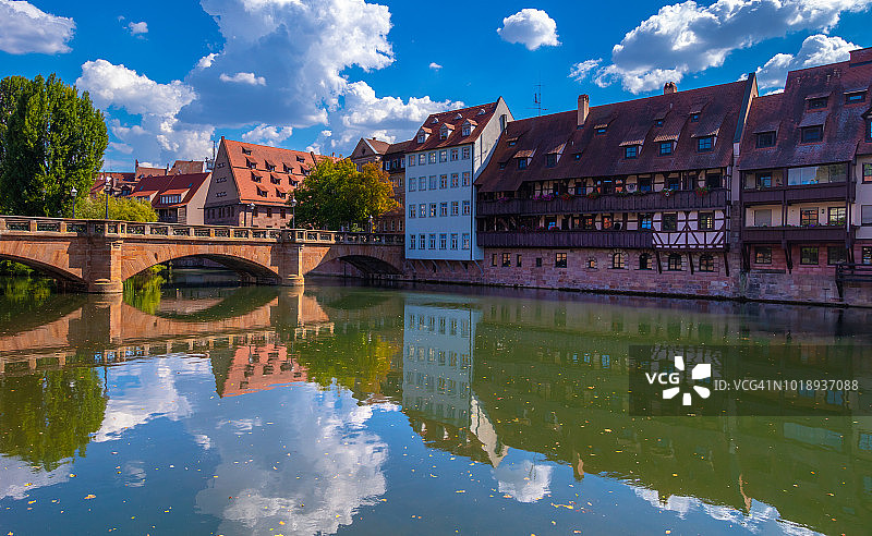 德国纽伦堡佩格尼茨河畔古老建筑图片素材