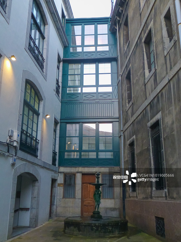 西班牙巴斯克地区维兹卡亚莱凯蒂奥村庄街道图片素材