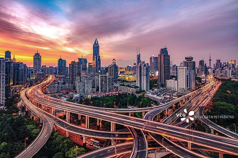 上海高架桥黄昏景色图片素材