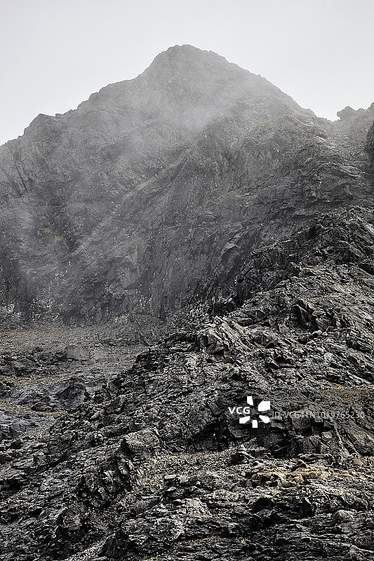 斯凯岛奎林山脊，雾气缭绕图片素材