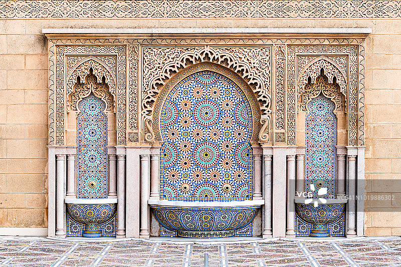 摩洛哥拉巴特哈桑清真寺的瓷砖喷泉图片素材