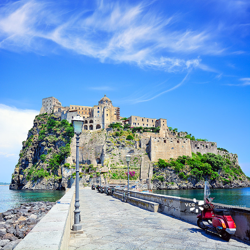 意大利伊斯基亚岛上的阿拉贡城堡图片素材