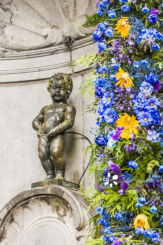 布鲁塞尔的标志：撒尿小童雕像图片素材