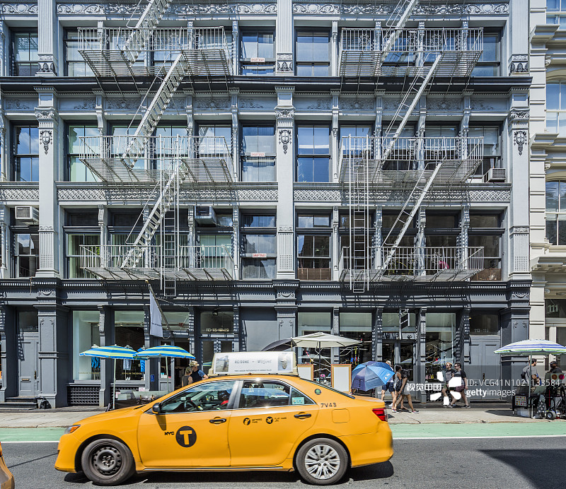 曼哈顿苏豪区普林斯街出租车图片素材