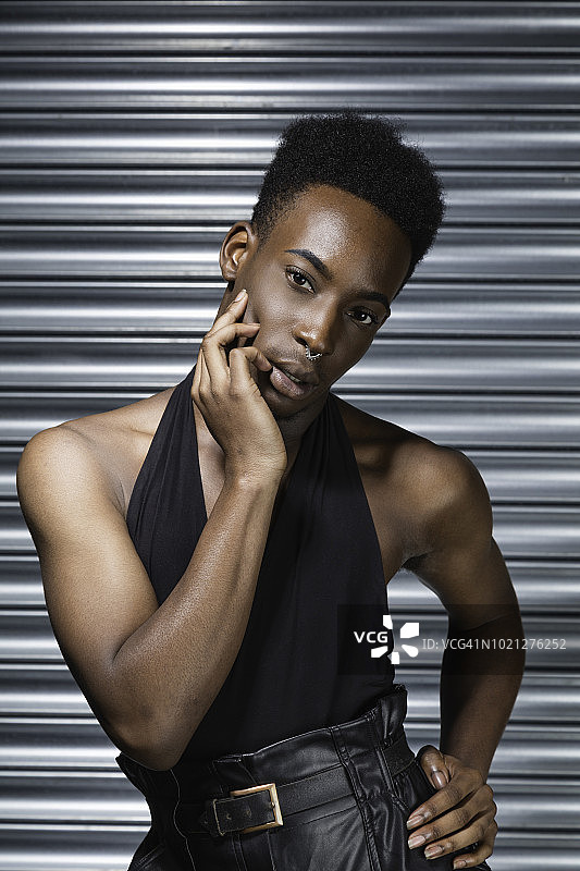 黑衣异装者图片素材