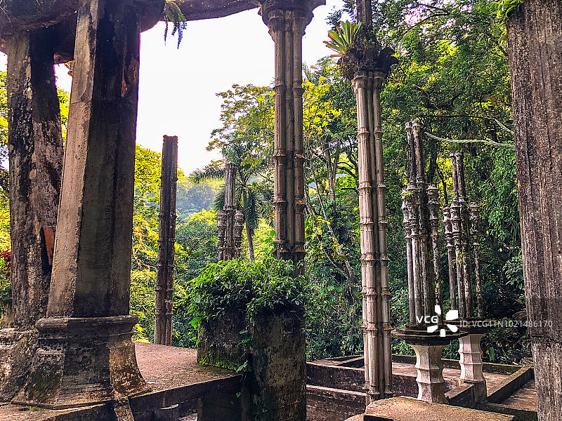 希利特拉的池塘图片素材