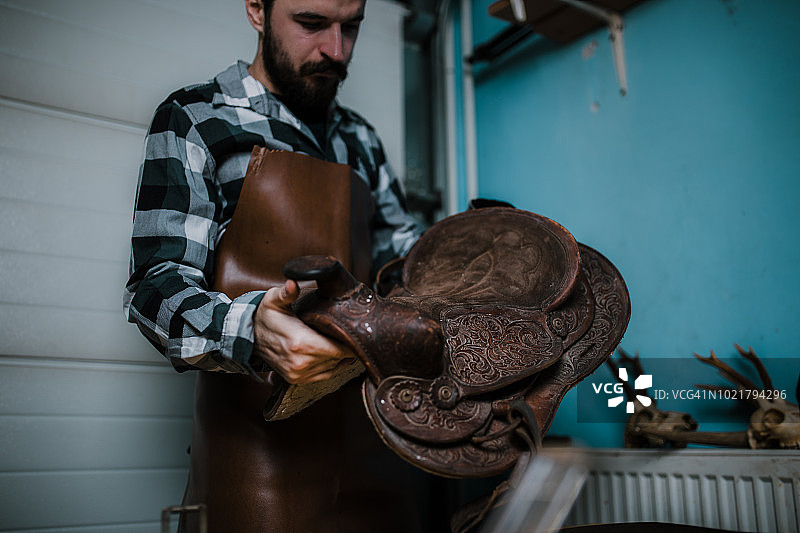 马鞍修复图片素材