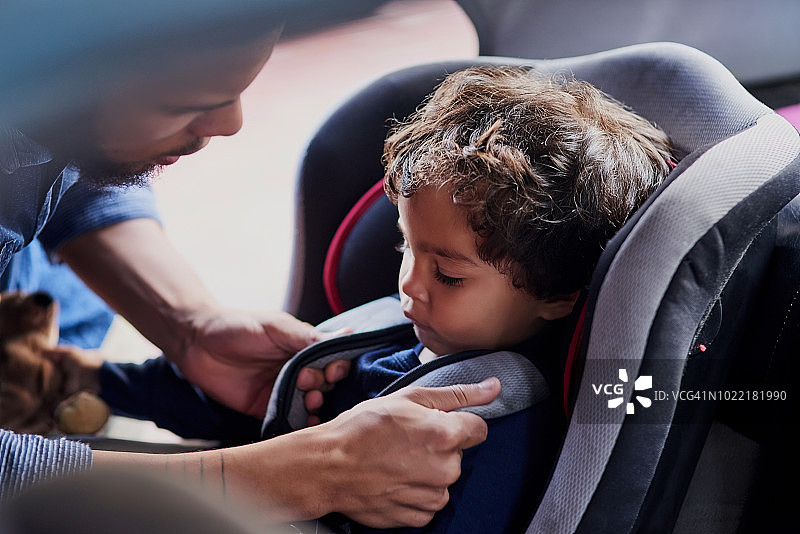 系好安全带以防万一图片素材