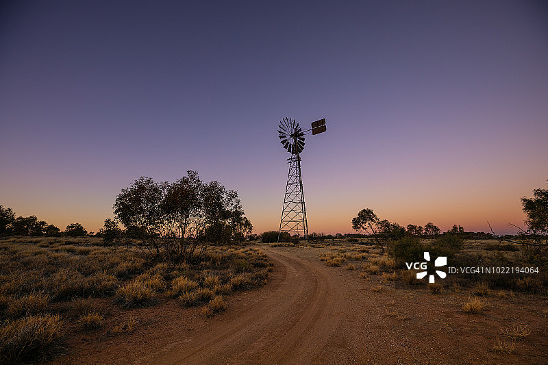 澳大利亚北领地麦克唐奈山脉国家公园的拉拉平塔和纳马吉拉路图片素材
