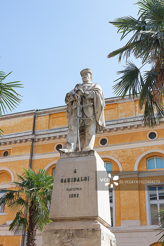 意大利拉文纳的加里波第纪念雕像图片素材