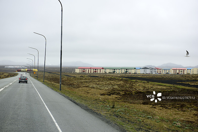 冰岛凯夫拉维克的新住宅楼和道路图片素材