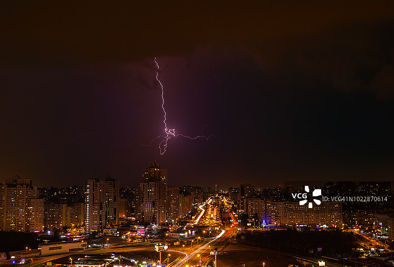 基辅上空的雷击图片素材