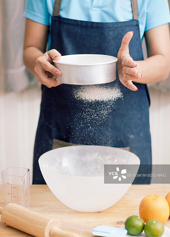 女人自制烘焙食品图片素材
