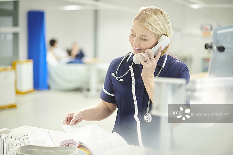 护士站电话呼叫图片素材