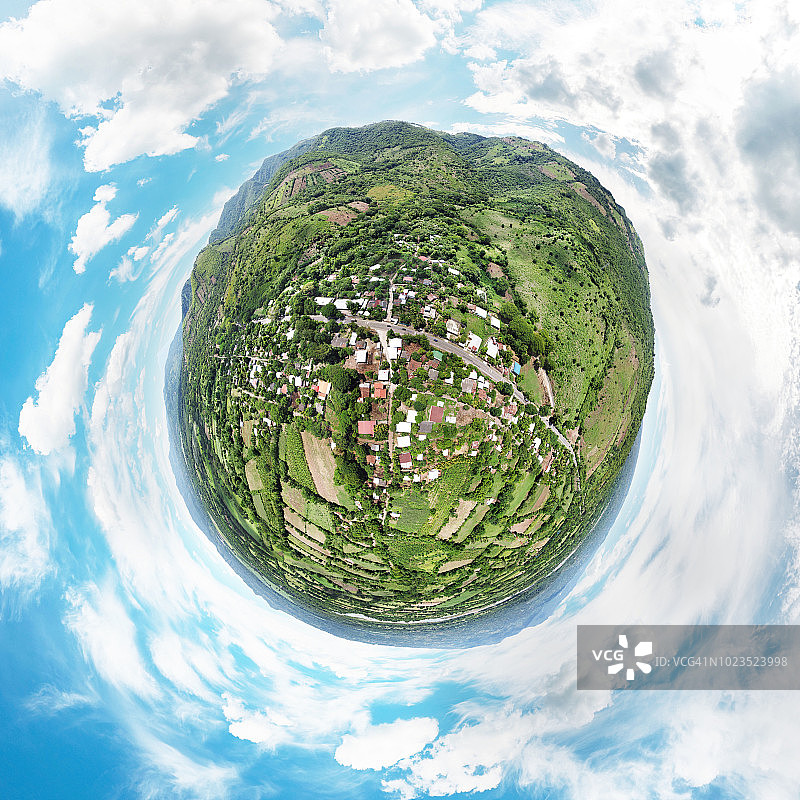 萨尔瓦多圣维森特省里奥弗里奥社区360度无人机视角图片素材