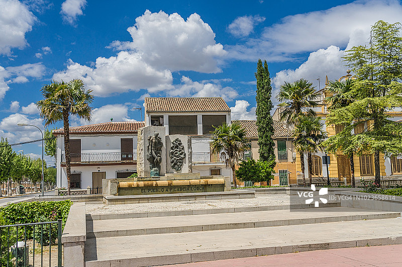 西班牙富恩特瓦克罗斯的费德里科·加西亚·洛尔卡纪念碑图片素材