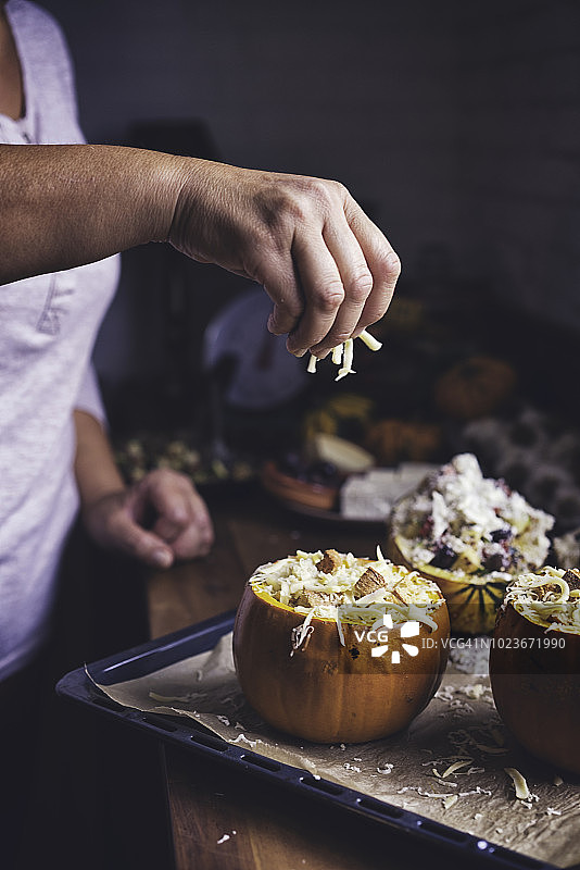 南瓜中芝士焗南瓜烩饭图片素材