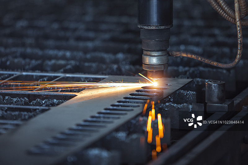 CNC激光切割金属工业技术图片素材