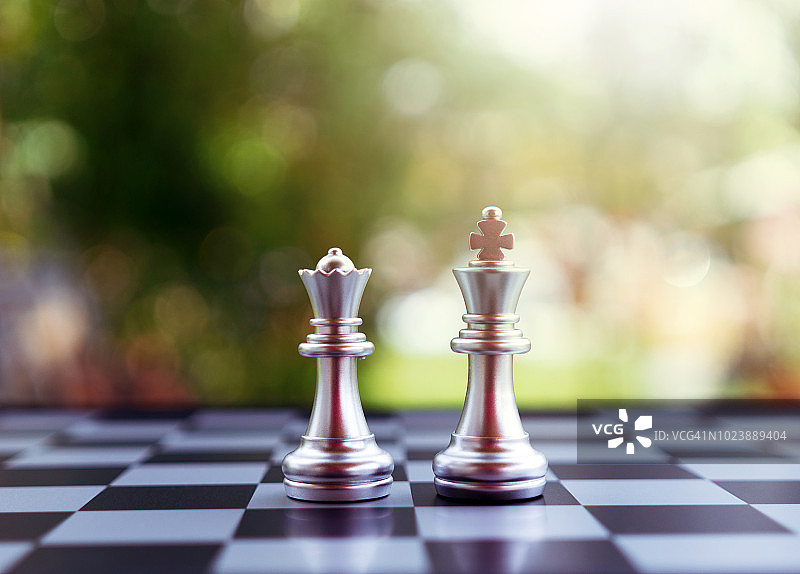 国际象棋王后在棋盘上图片素材