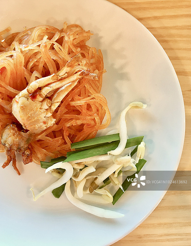泰式鲜虾炒面图片素材