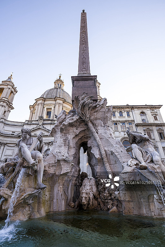 意大利罗马纳沃纳广场的喷泉图片素材