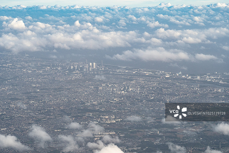 日本千叶县千叶市和习志野市的东京湾日落航拍图片素材