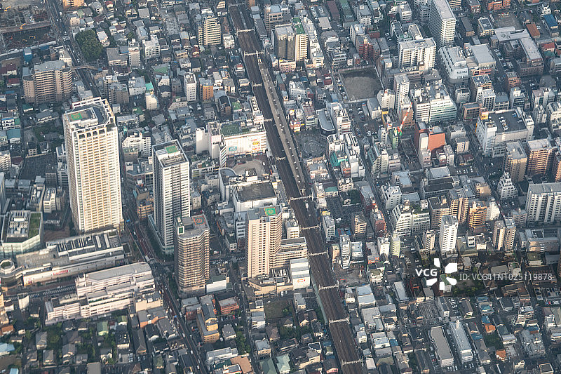 日本千叶县市川市JR总武线本八幡站日落航拍图片素材