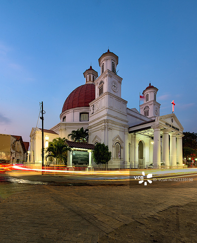 蓝色时刻的Blenduk教堂-三宝垄-中爪哇图片素材