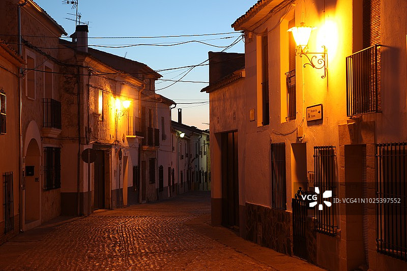 夜间阿拉尔孔图片素材