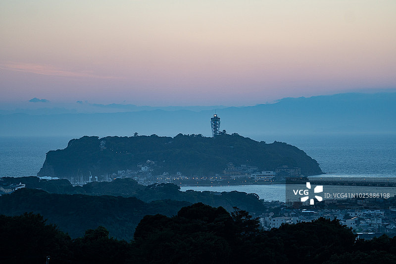 藤泽市相模湾和江之岛日落景色图片素材