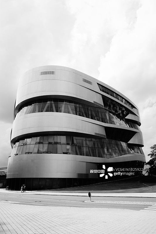 德国斯图加特梅赛德斯-奔驰博物馆黑白照图片素材