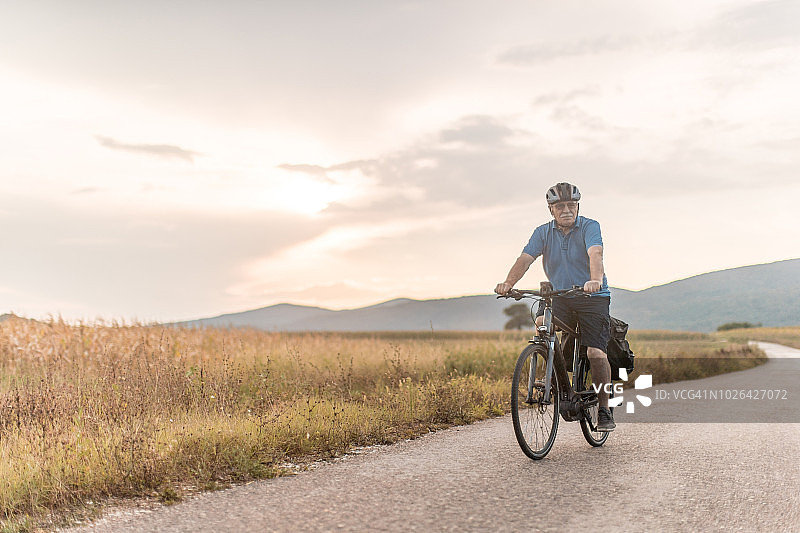 活跃的高级图片素材