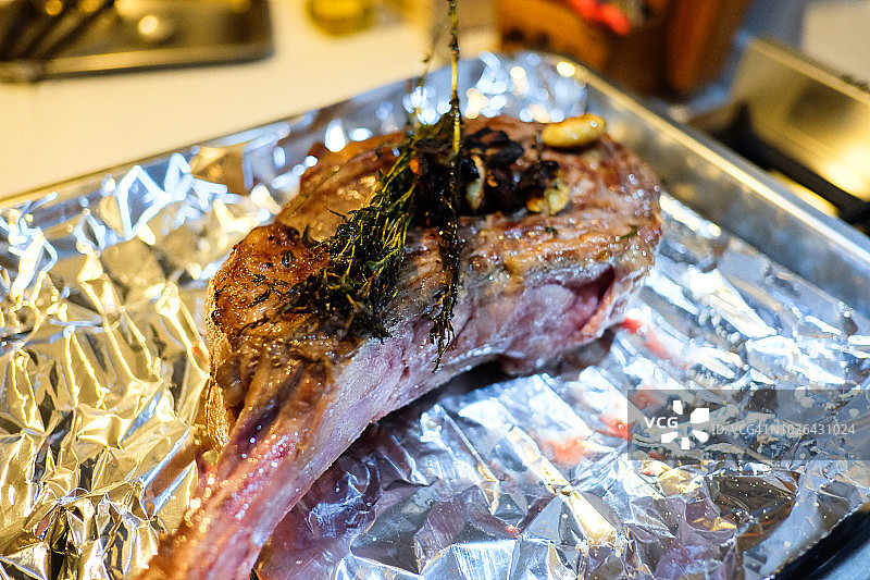 迷迭香烤斧头牛排图片素材