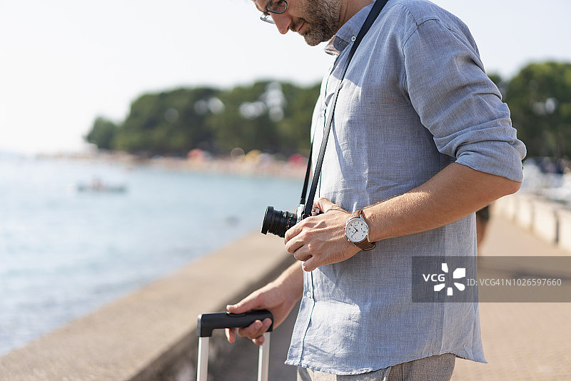 拍摄蓝色水域图片素材