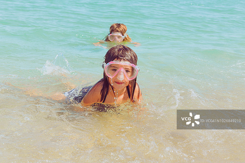 戴护目镜的女孩图片素材