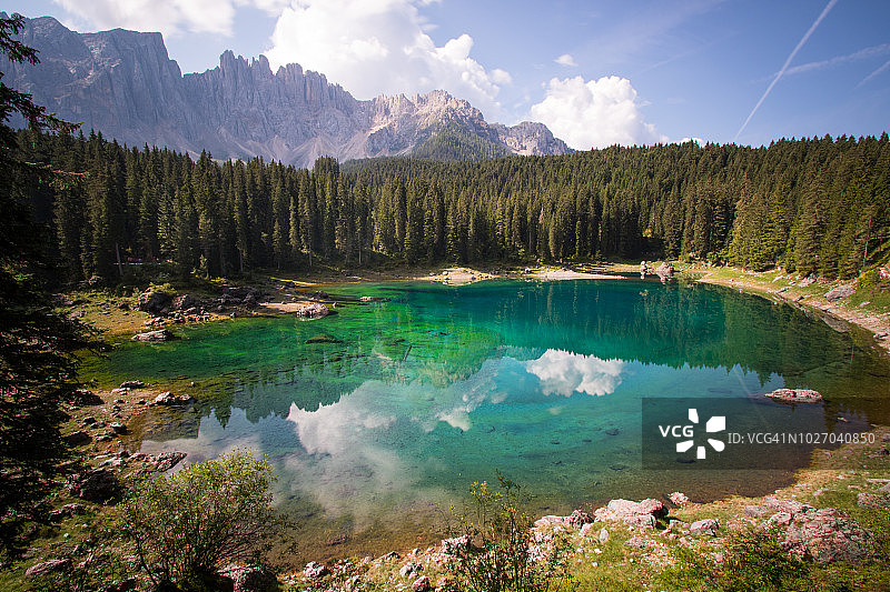 卡雷扎湖，特伦蒂诺-上阿迪杰图片素材