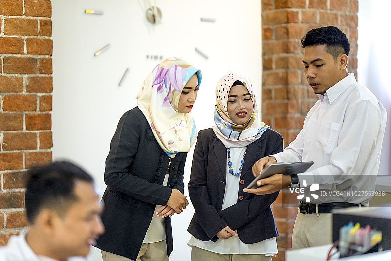 在办公室工作图片素材